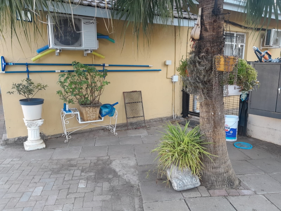 3 Bedroom Property for Sale in Oos Einde North West